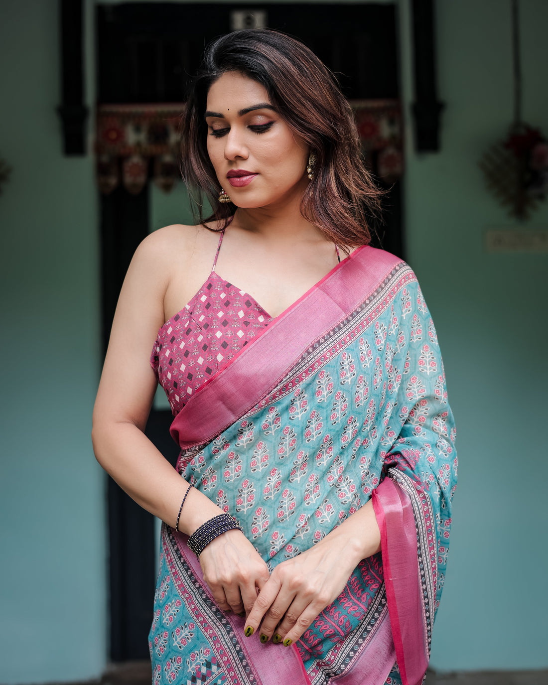 From Traditional to Trendy: 5 Modern Saree Styling Hacks You Need to Try in 2025