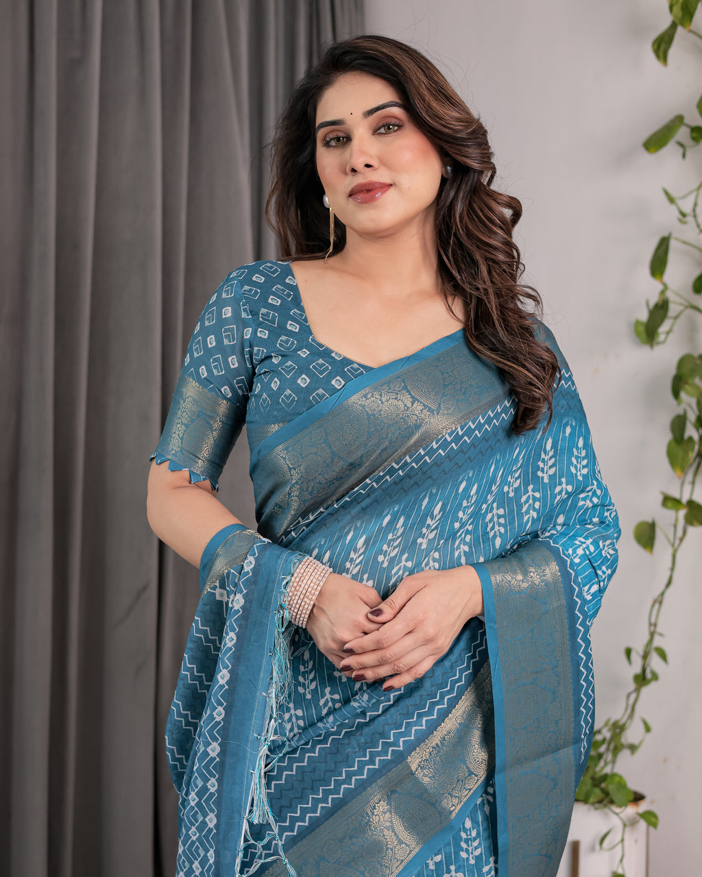 Teal Blue Handloom Linen Saree with White Ethnic Motifs & Zari Border | Artistic Pallu & Tassel Finish | 5.5m Saree + 0.8m Blouse