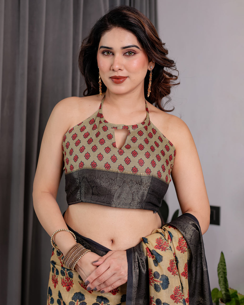 Beige Handloom Linen Saree with Red-Blue Floral Buttas & Ethnic Pallu | Antique Black Zari Border & Tassels | Attached Blouse | 5.5m Saree + 0.8m Blouse