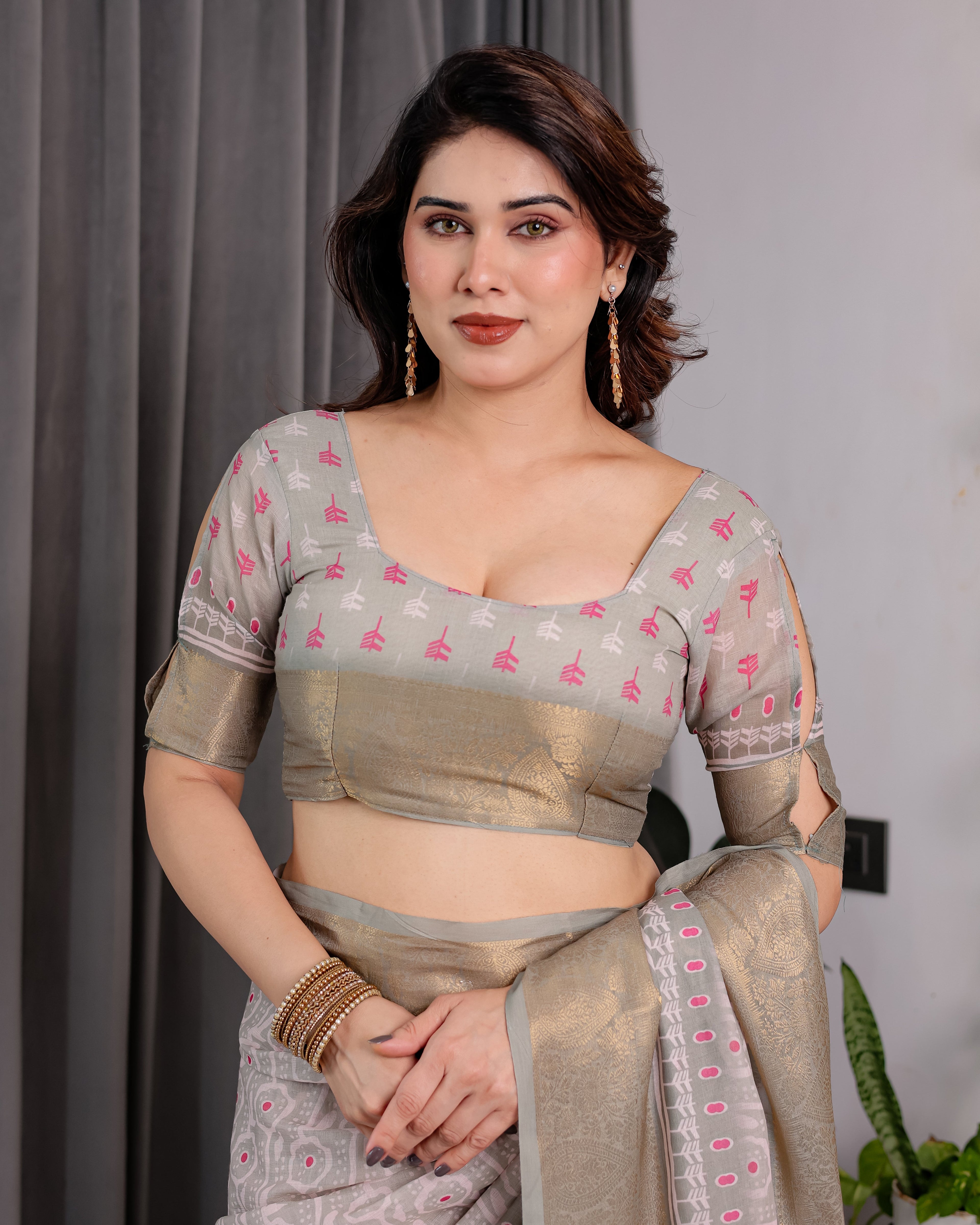 Crimson Pink & Teal Floral Handloom Linen Saree with Zari Border & Tassel Finish | 5.5m Saree + 0.8m Blouse