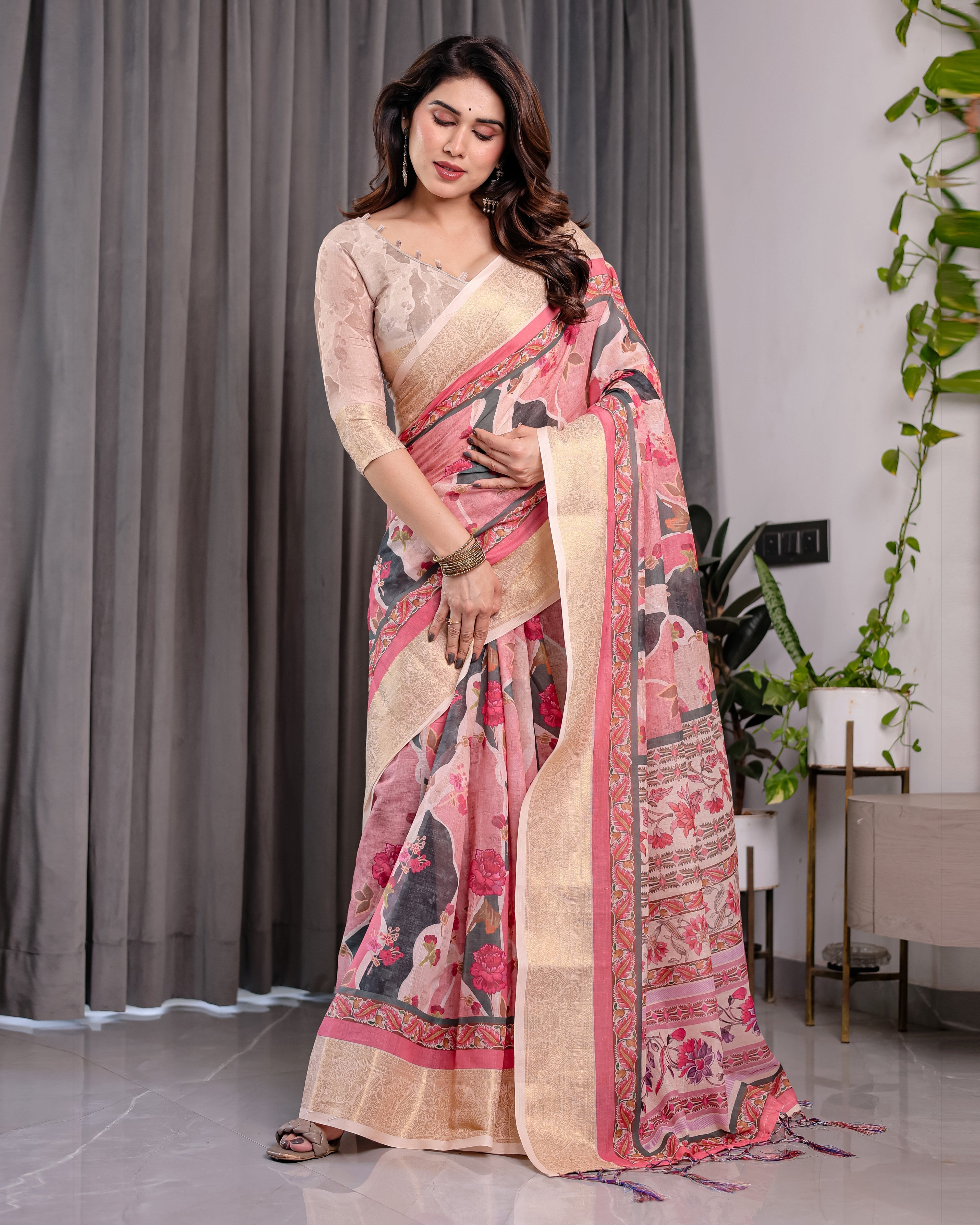 Ivory Pink Handloom Linen Saree with Artistic Flamingo & Floral Pallu | Zari Woven Border | 5.5m Saree + 0.8m Blouse | Elegant Tassel Detail