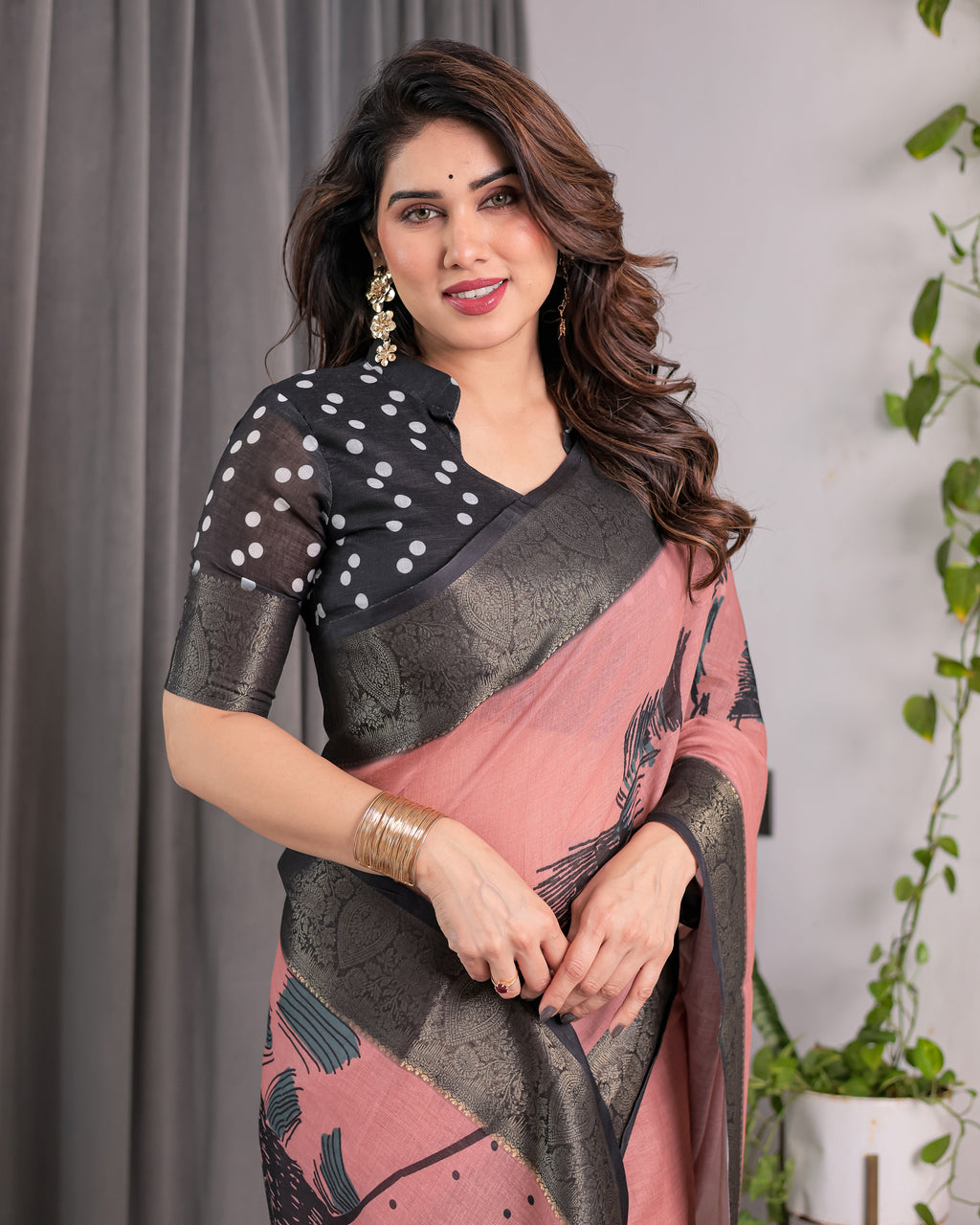 Blush Pink Handloom Linen Saree with Artistic Bearded Face Pallu Print & Black Zari Border | Attached Blouse | 5.5m Saree + 0.8m Blouse