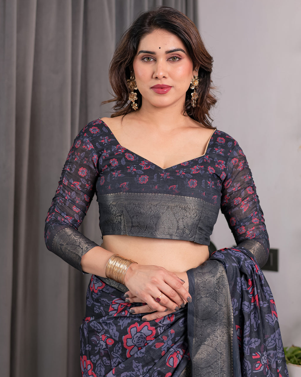 Navy Blue Handloom Linen Saree with Red Floral Print & Geometric Patterned Pallu | Antique Zari Border & Tassels | Attached Blouse | 5.5m Saree + 0.8m Blouse