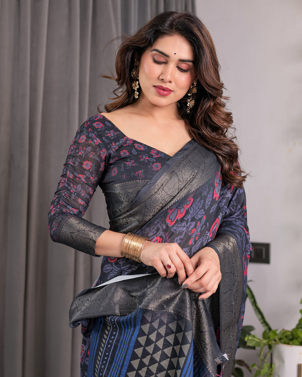 Navy Blue Handloom Linen Saree with Red Floral Print & Geometric Patterned Pallu | Antique Zari Border & Tassels | Attached Blouse | 5.5m Saree + 0.8m Blouse