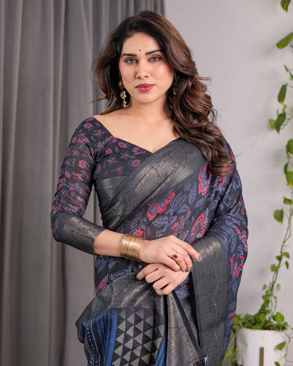 Navy Blue Handloom Linen Saree with Red Floral Print & Geometric Patterned Pallu | Antique Zari Border & Tassels | Attached Blouse | 5.5m Saree + 0.8m Blouse