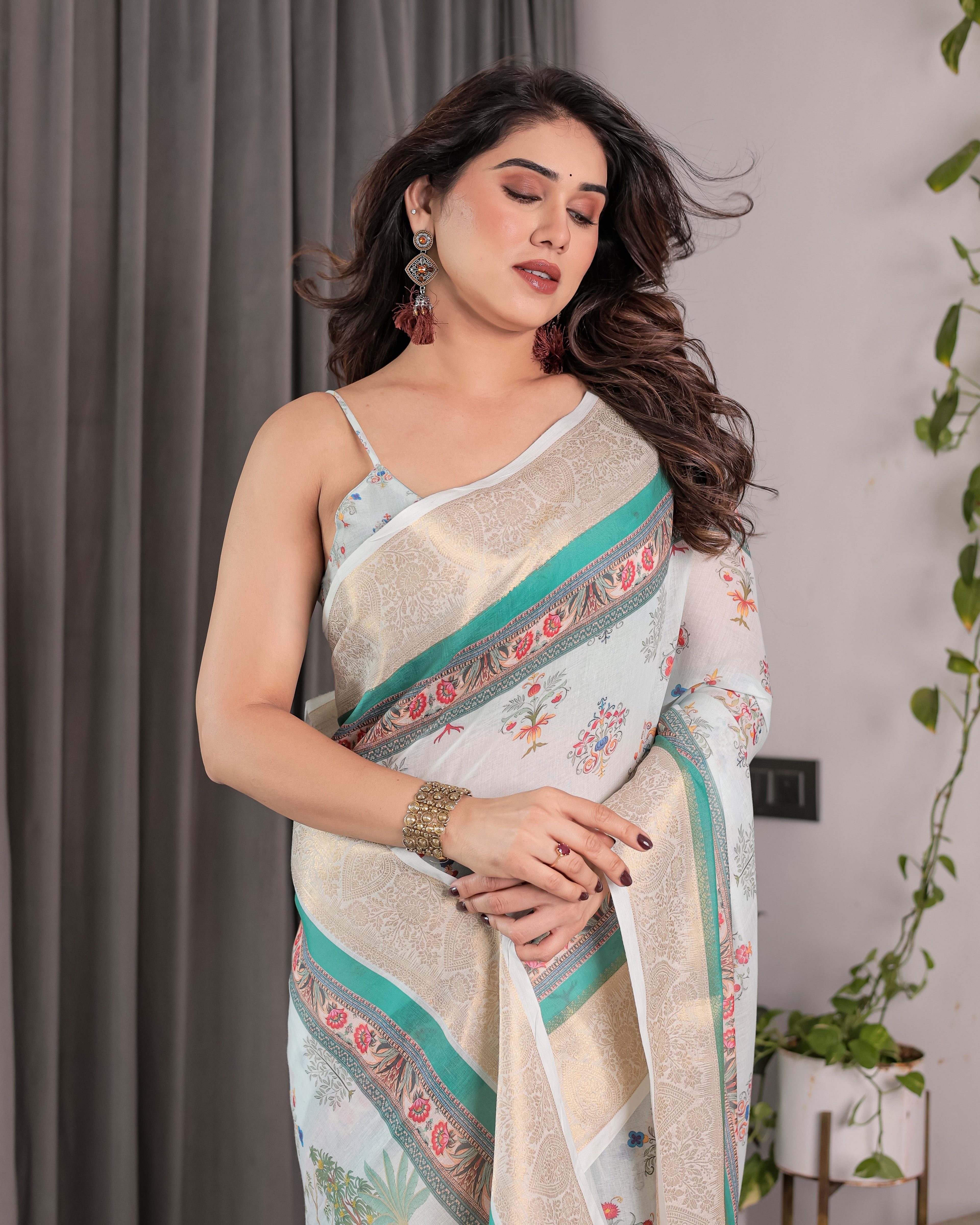 Ivory White Handloom Linen Saree with Royal Palace & Elephant Print | Gold Zari Border & Tassels | 5.5m Saree + 0.8m Blouse