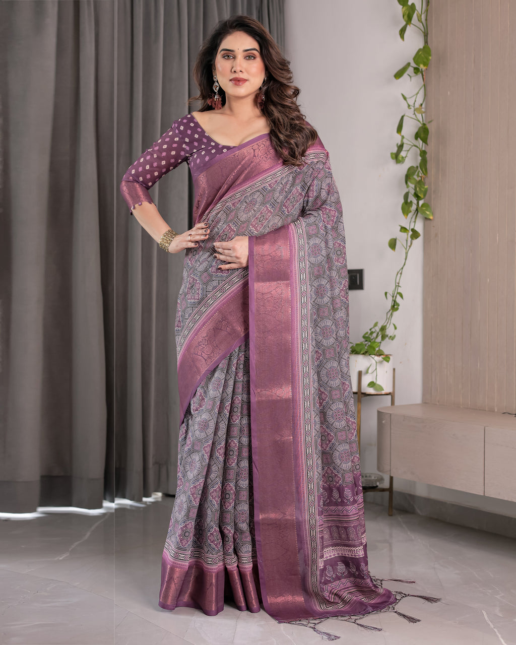 Dusty Purple Handloom Linen Printed Saree with Zari Border, Geometric Floral Motifs & Tasselled Pallu | Attached Blouse Piece | 5.5m Saree + 0.8m Blouse